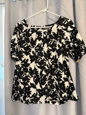 Apt. 9 Black & White Floral Scoop Neck Puff-Sleeve Top